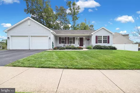 7703 Seneca Ridge Dr, York, PA 17403
