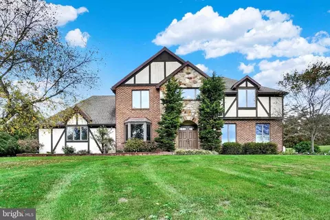 210 S Franklin St, Dallastown, PA 17313