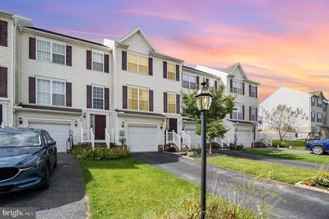 320 Mesa Ln, York, PA 17408
