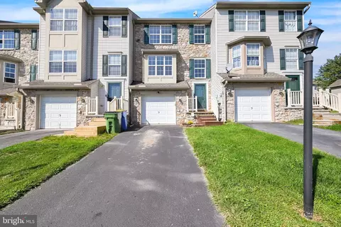 118 Sara Ln, Hanover, PA 17331