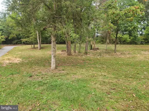 1230 Twin Lakes Rd, Lewisberry, PA 17339