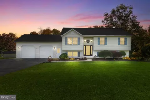 6116 Gardner Rd, Spring Grove, PA 17362