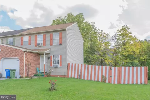 2061 Wyatt Cir, Dover, PA 17315
