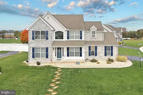 543 Sandstone Ln, York, PA 17404