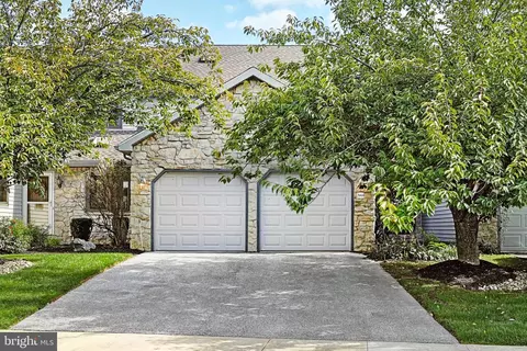 2664 Fairway Dr #2664, York, PA 17402