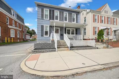 316 E Walnut St, Hanover, PA 17331