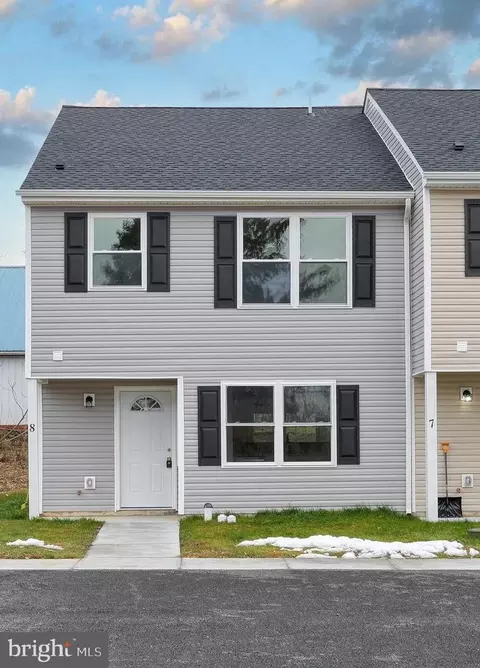 1885 Unit 8 Stoverstown Rd, Spring Grove, PA 17362