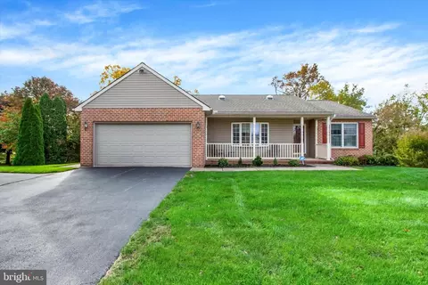 1836 Ivy Pump Ln, York, PA 17408