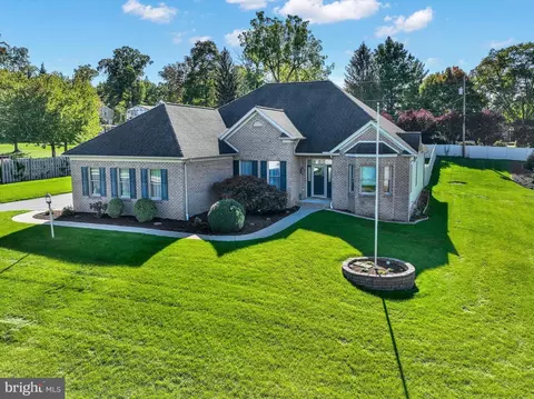 2200 Ashleigh Dr, York, PA 17402