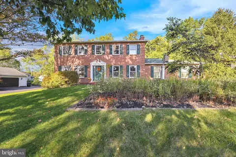 1330 Garrison Dr, York, PA 17404