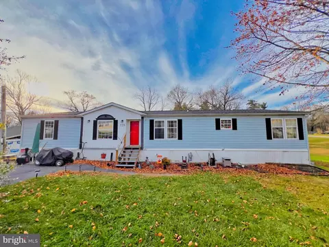 735 W 2nd Ave, Manchester, PA 17345
