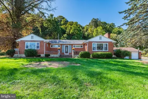 245 Old York Rd, New Cumberland, PA 17070