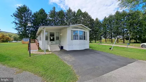 443 Clover Dr, York, PA 17406