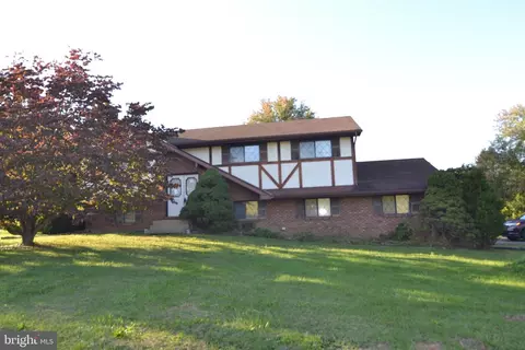 1732 Valley Rd, Seven Valleys, PA 17360