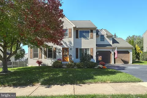 3284 Raintree Rd, York, PA 17404