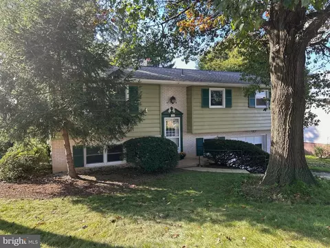 430 Pinehurst Rd, York, PA 17402