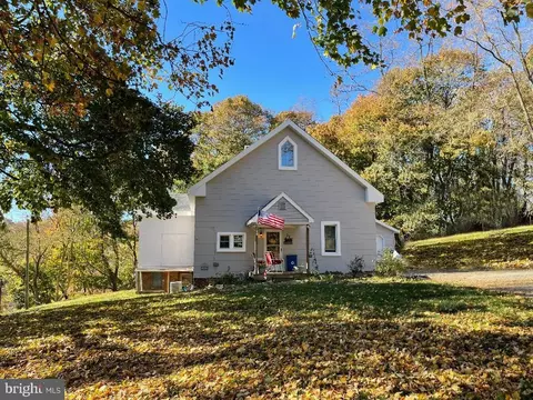 37 E Main St, Railroad, PA 17355