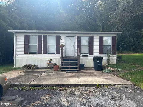 3050 Old Trail Rd, Etters, PA 17319