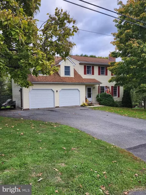 421 S 6th St, Wrightsville, PA 17368