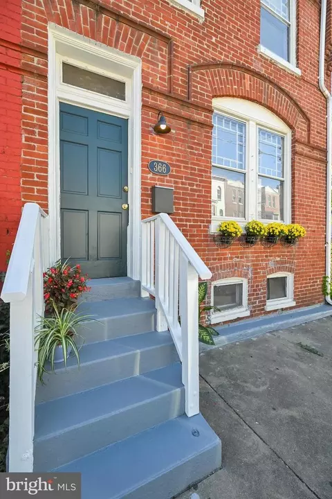 366 W Philadelphia St, York, PA 17401