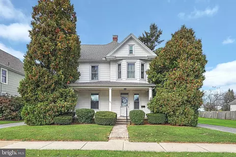 121 W Forrest Ave, Shrewsbury, PA 17361