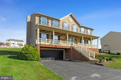 125 Leah Ln, Spring Grove, PA 17362