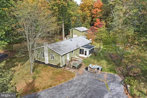 525 Stone Jug Rd, Lewisberry, PA 17339