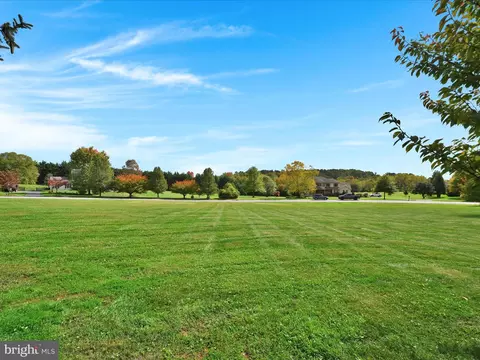 17 Salt Lake Circle, Fawn Grove, PA 17321