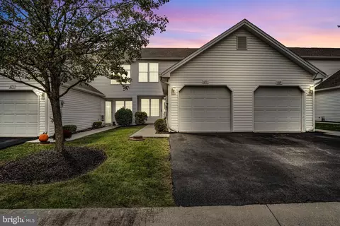 671 Teal Dr, Etters, PA 17319