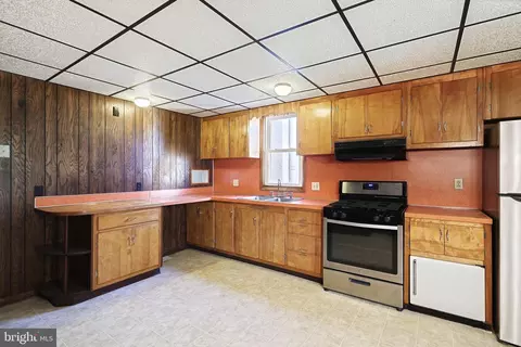 653 E Middle St, Hanover, PA 17331 photo 11