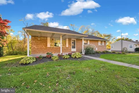 50 Susan Dr, Dallastown, PA 17313