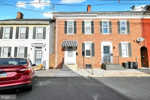 124 E Chestnut St, Hanover, PA 17331