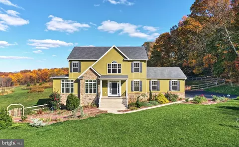 2460 Black Rock Rd, Hanover, PA 17331