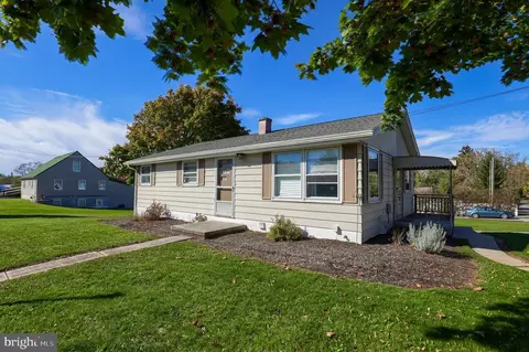 7711 Altland Ave, Abbottstown, PA 17301