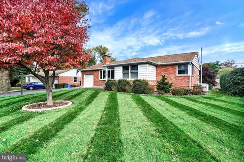 2453 Cambridge Rd, York, PA 17402