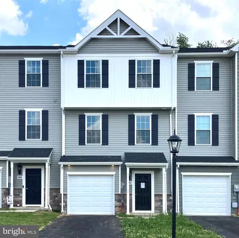 263 Holstein Dr #102, Hanover, PA 17331
