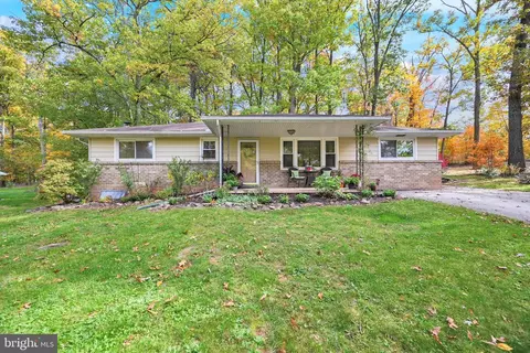 6025 Timberlyn Dr, Dover, PA 17315
