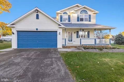 1125 Cobblestone Ct, Hanover, PA 17331