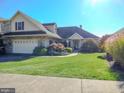 1790 Stone Hill Dr, York, PA 17402