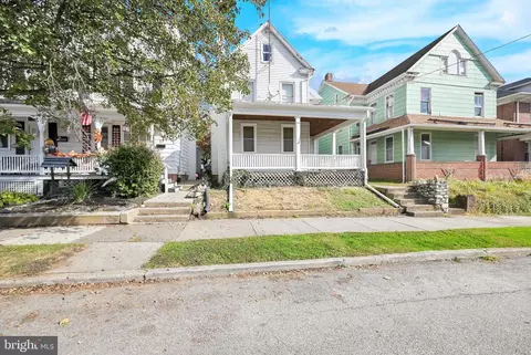 31 N Water St, Spring Grove, PA 17362