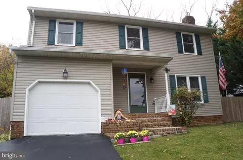 6 Emerson Ct, Hanover, PA 17331