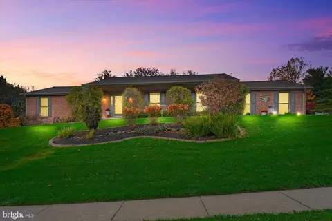 3588 Cimmeron Rd, York, PA 17402