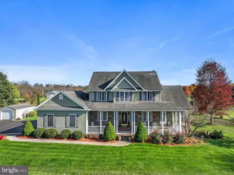 800 Stonybrook Ln, Lewisberry, PA 17339