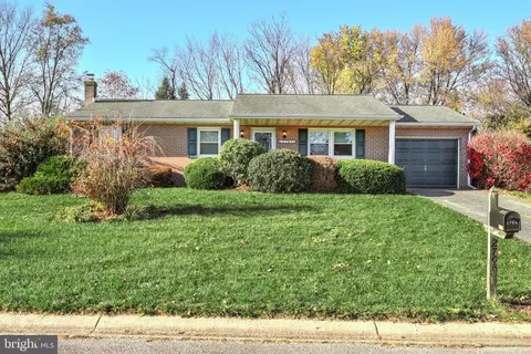 2707 Danielle Dr, Dover, PA 17315