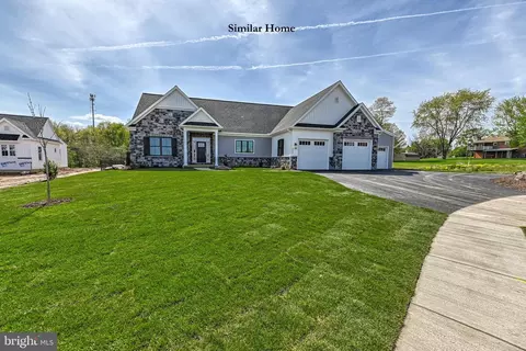 3284 Foxcroft Way #67, York, PA 17406