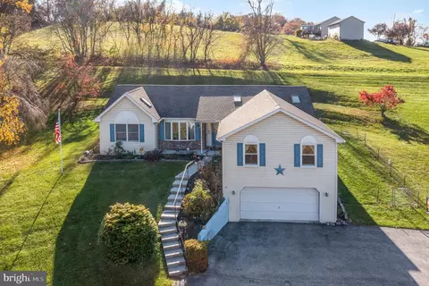 205 Shauffnertown Rd, New Cumberland, PA 17070