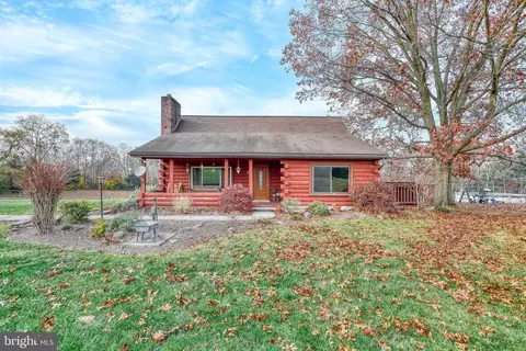 285 Pleasant View Dr, Etters, PA 17319
