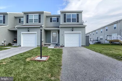 2 N Church St, Franklintown, PA 17323