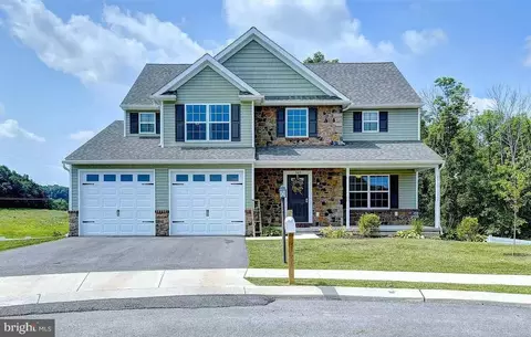 360 Andrew Dr, York, PA 17404