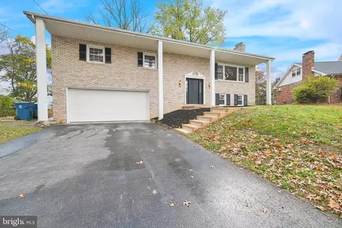 4341 N Webster Dr N, York, PA 17402